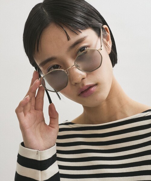 ADAM ET ROPE'（アダムエロペ）の「オクタゴンメタルフレームUVカットグラス（サングラス・レディース・ブラウン/ベージュ・F）」の3枚目の写真