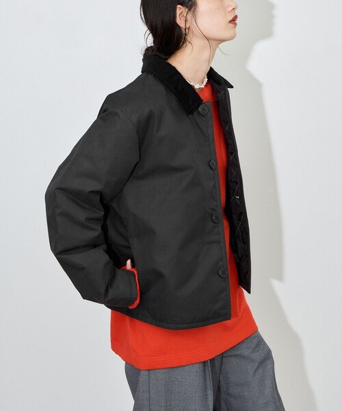 ADAM ET ROPE'(アダムエロペ)の「【LAVENHAM for ADAM ET ROPE'】別注 SQUARE HEM RAYDON(ナイロンジャケット・レディース・ブラック/ベージュ・F)」の13枚目の写真