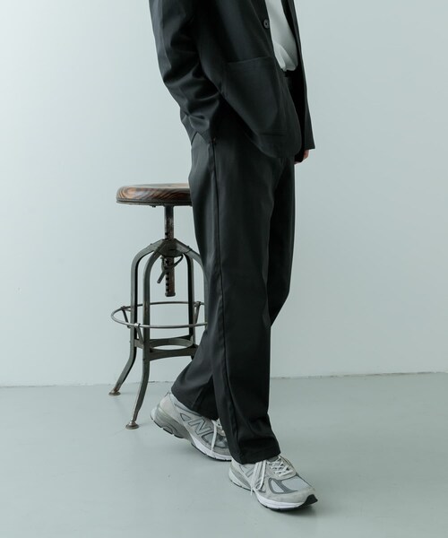 ITEMS URBANRESEARCH（アイテムズ アーバンリサーチ）の「『セットアップ対応』マシンウォッシャブルピケテーパードパンツ（その他パンツ・メンズ・BLK/KHK/NVY・M/L）」の14枚目の写真