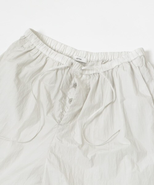 URBAN RESEARCH(アーバンリサーチ)の「ATON HAND DYED NYLON OVER PANTS(その他パンツ・レディース・BLACK/GRAY・00)」の7枚目の写真