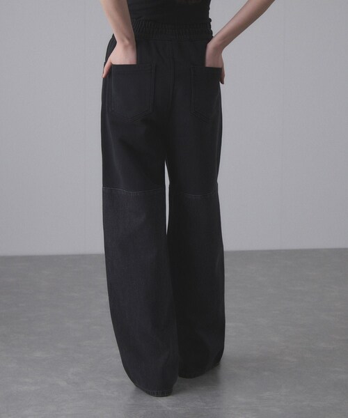 ADAM ET ROPE'(アダムエロペ)の「【AMOMENTO for ADAM ET ROPE'】別注DRAWSTRING DENIM PANTS(その他パンツ・レディース・ブラック/チャコール/ベージュ/ブルー系・S)」の5枚目の写真