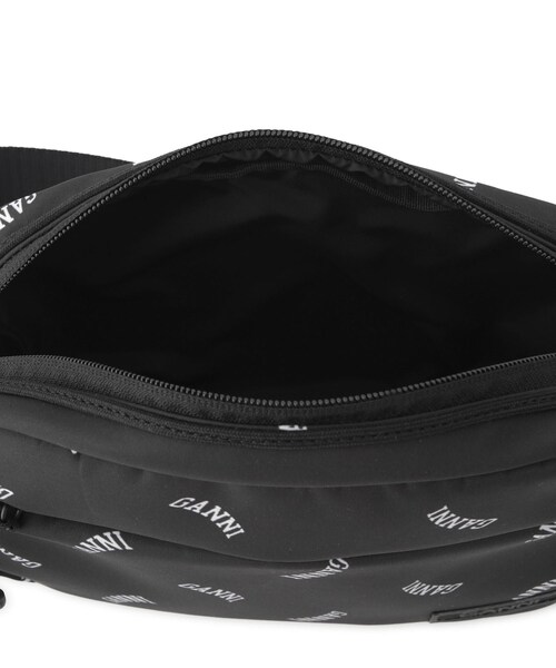 ADAM ET ROPE'(アダムエロペ)の「【GANNI for ADAM ET ROPE'】Re-Tech Logo Print Festival bag(ショルダーバッグ・レディース・ブラック・F)」の16枚目の写真