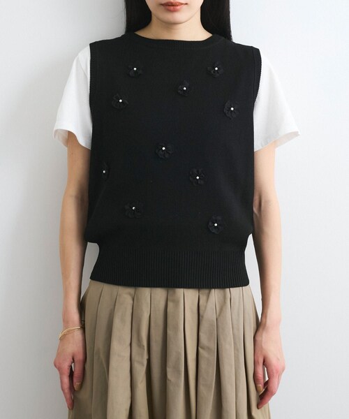 VIS（ビス）の「フラワーモチーフニットベスト（ベスト・レディース・ブラック/ライトグレー/オフホワイト・F）」の15枚目の写真