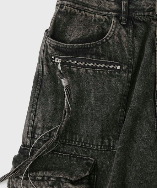 ADAM ET ROPE'（アダムエロペ）の「【FACCIES/ファッチーズ】MULTI-POCKET DENIM CARGO（カーゴパンツ・メンズ・ブラック/ブルー系・1/2）」の9枚目の写真