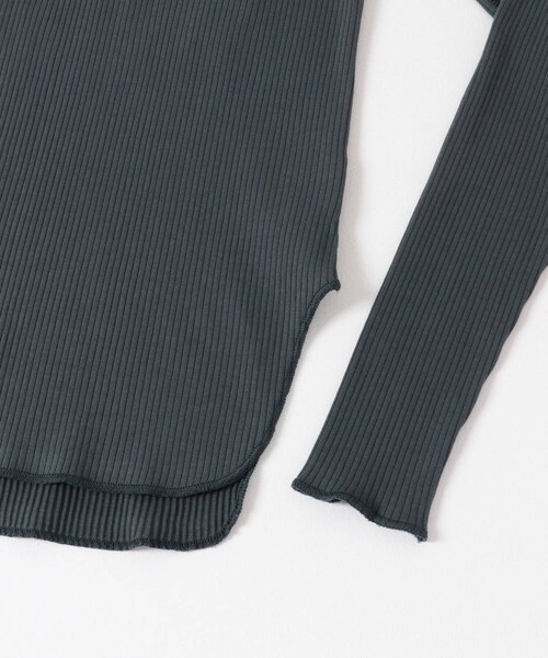 URBAN RESEARCH（アーバンリサーチ）の「HAKUJI　Shoulder hole Long-Sleeve（Tシャツ/カットソー・レディース・BLUE GREY/BLACK・FREE）」の8枚目の写真