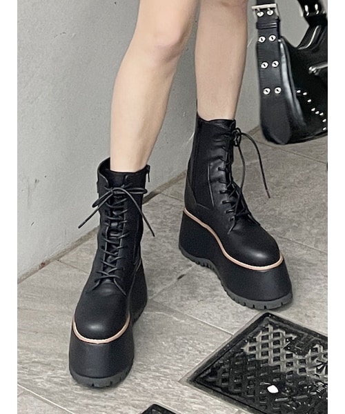 レースアップブーツ