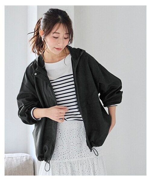 nissen（ニッセン）の「[UVカット・接触冷感]多ポケットふんわり袖シアーパーカー（ハンズフリー）＜大きいサイズ有＞（パーカー・レディース・アイボリー/黒・S/M/L/LL/3L）」の7枚目の写真