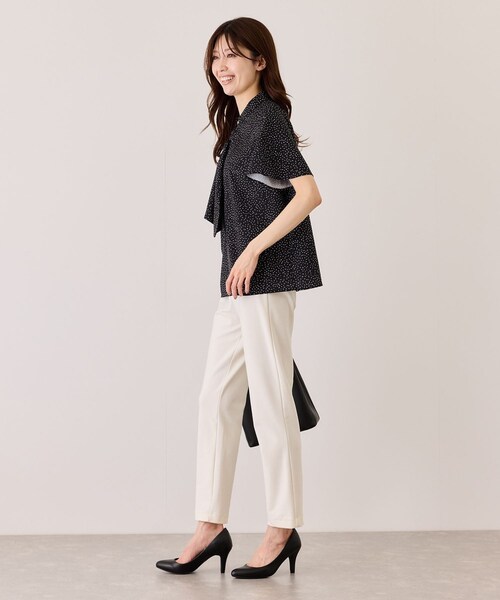 Jayro（ジャイロ）の「ランダムドットプリントボウタイブラウス（シャツ/ブラウス・レディース・ブラック系/ホワイト系・M）」の8枚目の写真