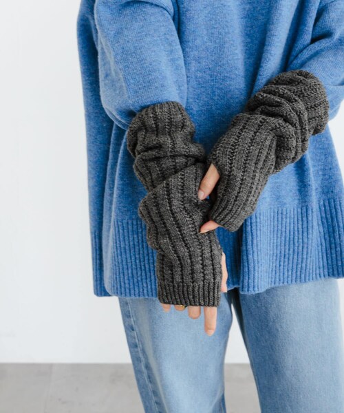 URBAN RESEARCH（アーバンリサーチ）の「アームウォーマー（ベルト・レディース・GRAY/BROWN・FREE）」の6枚目の写真