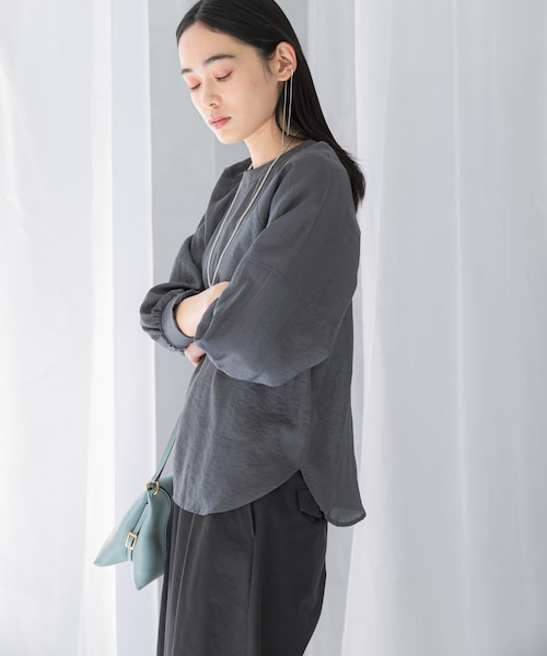 URBAN RESEARCH ROSSO（アーバンリサーチロッソ）の「2WAYギャザースリーブブラウス（シャツ/ブラウス・レディース・CHARCOAL/L/BEIGE/YELLOW・FREE）」の8枚目の写真