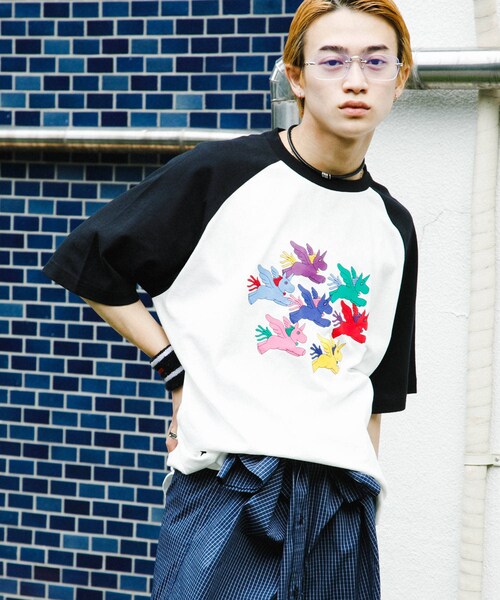 SENSE OF PLACE by URBAN RESEARCH(センスオブプレイスバイアーバンリサーチ)の「『別注』SHUHEI KOKI×SENSE OF PLACE ラグランTシャツ(Tシャツ/カットソー・メンズ・WHT×BLK/CHA×BLK/WHT×L.BLU・M/L)」の9枚目の写真