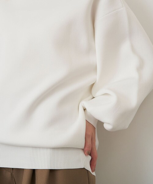 URBAN RESEARCH ROSSO（アーバンリサーチロッソ）の「ELENDEEK　FORM SLEEVE OVER KNIT（ニット/セーター・レディース・YLW/OWHT/BLACK/PPL・FREE）」の6枚目の写真