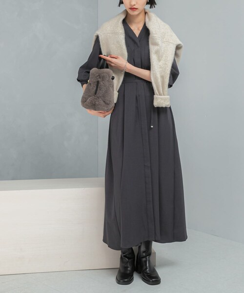 URBAN RESEARCH ROSSO（アーバンリサーチロッソ）の「ポケットデザインVネックワンピース（ワンピース・レディース・GRAY/YELLOW/CHARCOAL/GREEN・FREE）」の8枚目の写真