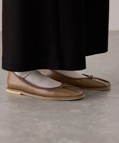 ADAM ET ROPE'（アダムエロペ）の「タックバレエシューズ（バレエシューズ・レディース・ブラック/ブラウン/ベージュ・23.0/23.5/24.0/24.5）」の17枚目の写真