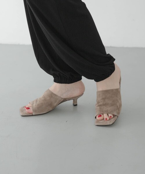 URBAN RESEARCH Sonny Label（アーバンリサーチサニーレーベル）の「REMME　シープスェードサンダル（サンダル・レディース・D BROWN/TAUPE・37/38）」の13枚目の写真