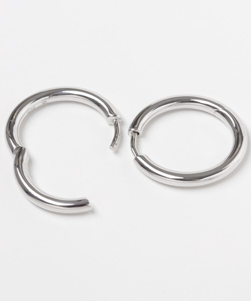URBAN RESEARCH（アーバンリサーチ）の「Classic Hoops Medium（ピアス（両耳用）・メンズ・Silver・One）」の4枚目の写真