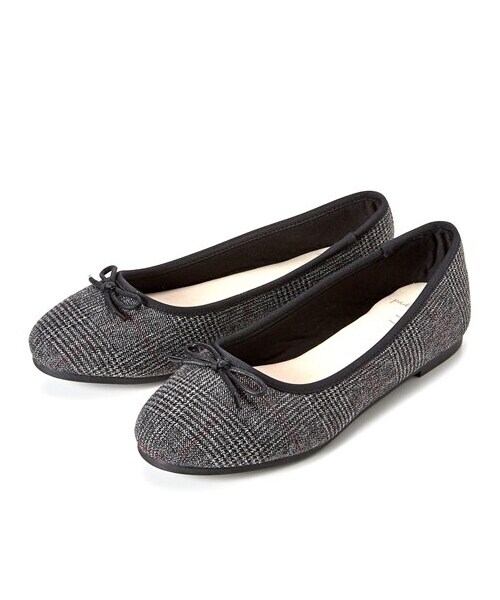 nissen（ニッセン）の「【ゆったり幅広】やわらかバレエシューズ（ワイズ４Ｅ）（バレエシューズ・メンズ・黒(スエード調)/グレー(スエード調)/【移行済】ネイビー(スエード調)/【移行済】レオパード(スエード調)/オーク(スエード調)/【移行済】バイオレット(スエード調)/【移行済】ブラウン(クロコ型押し)/【移行済】チェック柄/【移行済】ツイード/黒(キルティング柄)/黒(スムース)/【移行済】シャンパンゴールド(グリッター/黒(エナメル調)/グレージュ(エナメル調)/ネイビーデニム/【移行済】シルバー(グリッター)/【移行済】ラベンダー(スエード調)/赤(エナメル調)/【移行済】グレーヘンプ(生地)/【移行済】ベージュ(パイソン柄)/ホワイト(スムース)/キャメル(メッシュ型押し)/イエロー(スムース)/【移行済】オーク(スムース)/【移行済】ラベンダー(スムース)/【移行済】ピスタチオ(スエード調)/【移行済】ライトベージュクロコ/【移行済】チョコブラウン(スエード調)/【移行済】オレンジ(スエード調)/【移行済】黒(クロコ型押し)/【移行済】ブラウン(チェック柄)/【移行済】ホワイト(エナメル調)/シルバー/アイボリーキルティング/黒(ラメツイード調)/黒生地/アイボリー(ポコポコ素材)・M=23.0~23.5cm/4E/L=24.0~24.5cm/4E/LL=25.0~25.5cm/4E/3L=26.0~26.5cm/4E）」の11枚目の写真