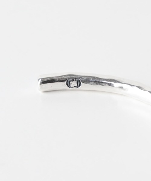 URBAN RESEARCH Sonny Label（アーバンリサーチサニーレーベル）の「MANANAS　Extrafine Bangle（ブレスレット・メンズ・SILVER・One）」の5枚目の写真