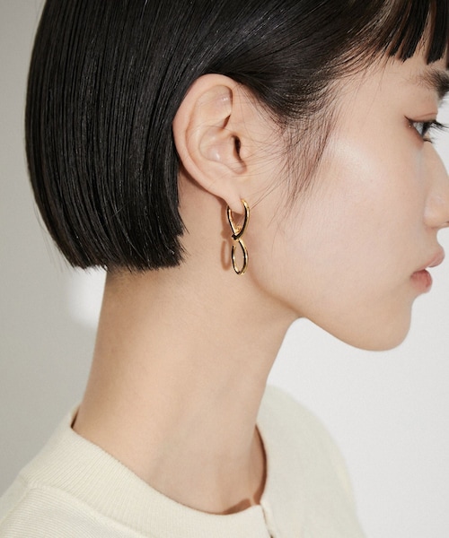 ADAM ET ROPE'（アダムエロペ）の「【公式サイト限定】【MARIA BLACK】Pirro Earring Gold HP（ピアス（片耳用）・レディース・ゴールド・1/2）」の3枚目の写真