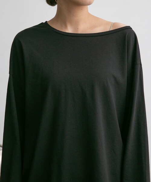 KBF(ケイビーエフ)の「アシメネックカットソー(Tシャツ/カットソー・レディース・OFF/BLUEGRAY/BLACK・one)」の13枚目の写真
