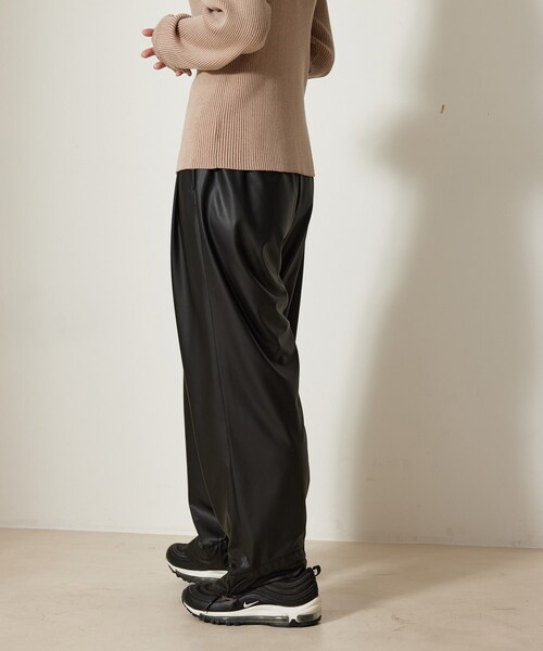 NERGY（ナージー）の「【イージーケア】Synthetic Leather イージータックパンツ（その他パンツ・レディース・ブラック・F/M/S）」の13枚目の写真
