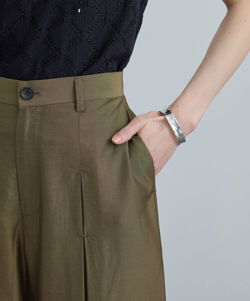 ADAM ET ROPE'(アダムエロペ)の「【WEB限定】ライトドライタックカービィパンツ(その他パンツ・レディース・ブラック/ベージュ/カーキ・F)」の16枚目の写真