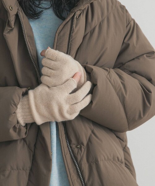 URBAN RESEARCH DOORS（アーバンリサーチドアーズ）の「WILLIAM BRUNTON　3ply Long Gloves（ベルト・レディース・グレー/ベージュ/ピンク・Free）」の2枚目の写真