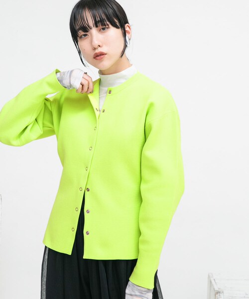 KBF（ケイビーエフ）の「リングドットボタンニットカーディガン（カーディガン/ボレロ・レディース・NEONYELLOW/L.BEIGE/FLAMINGO・one）」の17枚目の写真