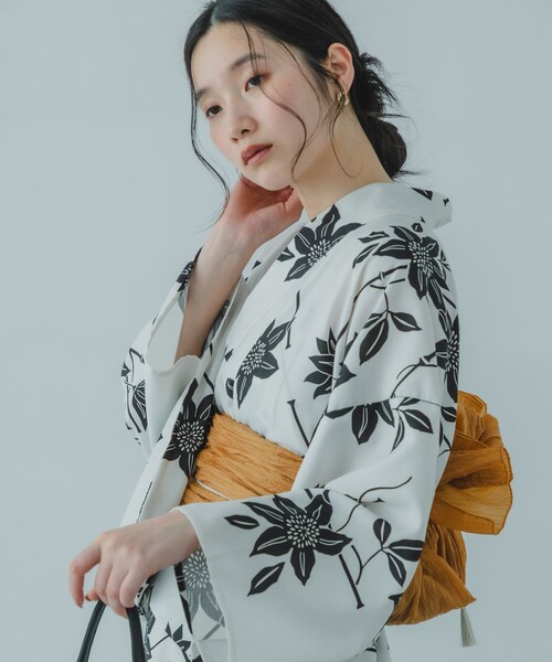 SENSE OF PLACE by URBAN RESEARCH(センスオブプレイスバイアーバンリサーチ)の「『WEB/一部店舗限定』『接触冷感/速乾』ワンピース浴衣4点セットA(その他・レディース・ブドウ/牡丹/鉄線/サクラ・One)」の3枚目の写真