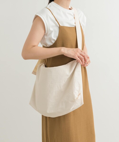 URBAN RESEARCH DOORS（アーバンリサーチドアーズ）の「ウォッシャブルショルダーバッグ（ショルダーバッグ・レディース・BLACK/IVORY・one）」の3枚目の写真