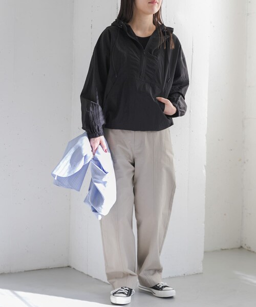URBAN RESEARCH DOORS(アーバンリサーチドアーズ)の「FORK&SPOON シアーアノラックパーカー(パーカー・レディース・OFF/BLACK・1)」の19枚目の写真