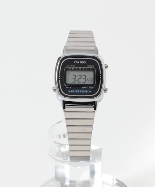 URBAN RESEARCH DOORS(アーバンリサーチドアーズ)の「CASIO メタルスクエアデジタルウォッチ(アナログ腕時計・レディース・ブラック・-)」の1枚目の写真