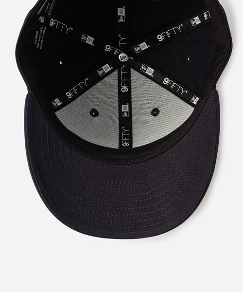 Saturdays NYC(サタデーズ ニューヨークシティ )の「New Era®x Saturdays NYC "Miller" Logo Cap(キャップ・レディース・ブラック/ネイビー・F)」の9枚目の写真