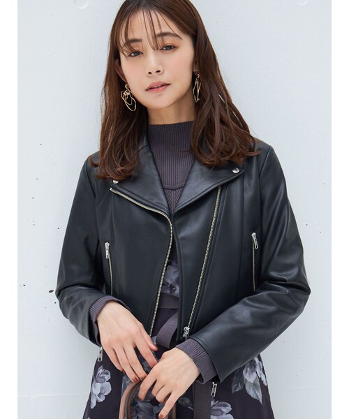 MERCURYDUO（マーキュリーデュオ）の「コンパクトフェイクレザーライダースジャケット（ライダースジャケット・レディース・ライトグレー/ブラック/アイボリー/オフホワイト・F/S/M）」の4枚目の写真