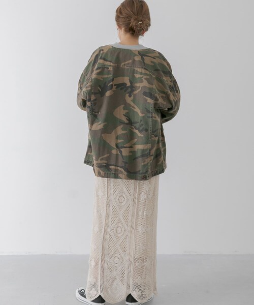 URBAN RESEARCH Sonny Label（アーバンリサーチサニーレーベル）の「『WEB限定』カモフラ柄ノーカラージャケット（ノーカラージャケット・レディース・グレー/カーキ・FREE）」の19枚目の写真