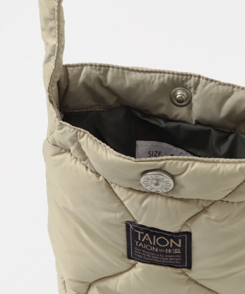 ITEMS URBANRESEARCH(アイテムズ アーバンリサーチ)の「TAION Cross Body Down Bag -S(ショルダーバッグ・メンズ・BLK/G.BEIGE/D.OLIVE/D.NAVY/PAINT CAMO・-)」の17枚目の写真