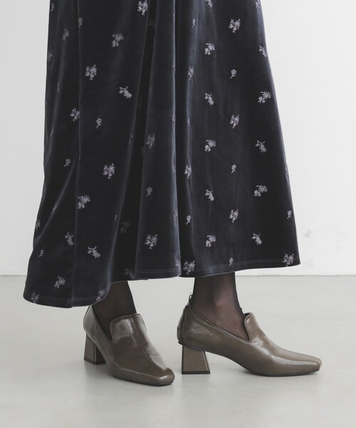 KBF(ケイビーエフ)の「セミスクエアトゥパンプス(パンプス・レディース・KHAKI/BLACK・36/37/38)」の19枚目の写真