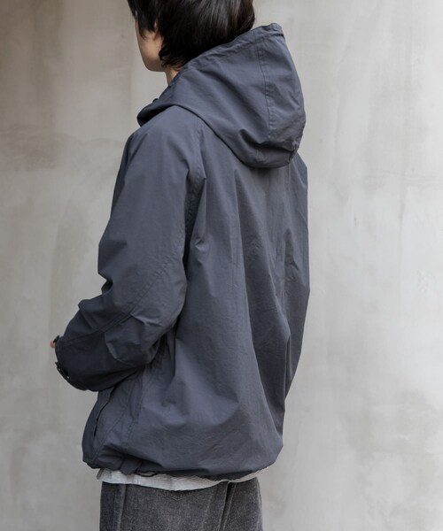 URBAN RESEARCH DOORS（アーバンリサーチドアーズ）の「FORK&SPOON　フーディージャケット（マウンテンパーカー・メンズ・INKBLACK/SAGEGREEN・4/5）」の6枚目の写真