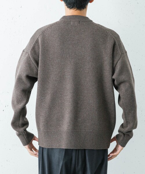 URBAN RESEARCH（アーバンリサーチ）の「new basic　WOOL CASHMERE CHUNKY SWEATER（ニット/セーター・メンズ・CHARCOAL/BROWN・M/L/XL）」の4枚目の写真