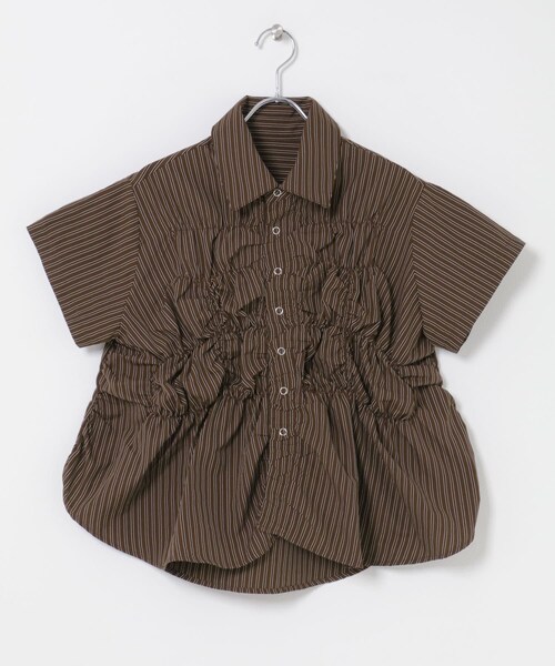 ITEMS URBANRESEARCH（アイテムズ アーバンリサーチ）の「シャーリングストライプシャツ（シャツ/ブラウス・レディース・BEG/BRN/BLK・Free）」の18枚目の写真