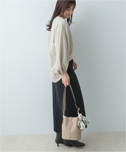 URBAN RESEARCH ROSSO（アーバンリサーチロッソ）の「F by ROSSO　イージーケアバルーンスリーブブラウス（シャツ/ブラウス・レディース・SAND BEIGE/GRAY/NAVY・FREE）」の21枚目の写真