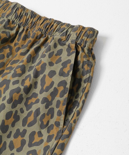 URBAN RESEARCH Sonny Label（アーバンリサーチサニーレーベル）の「MAGIC NUMBER　COTTON LEOPARD BEACHPANTS（その他パンツ・メンズ・BROWN・M/L）」の4枚目の写真