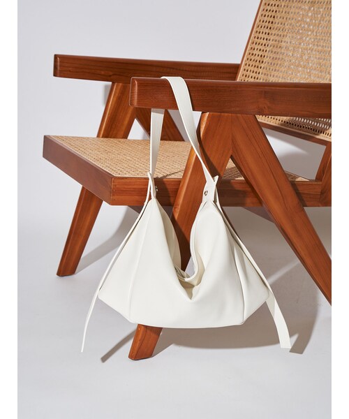 ELENDEEK（エレンディーク）の「FORM 2WAY BAG（ハンドバッグ・レディース・オフホワイト/ブラック/シルバー・F）」の3枚目の写真