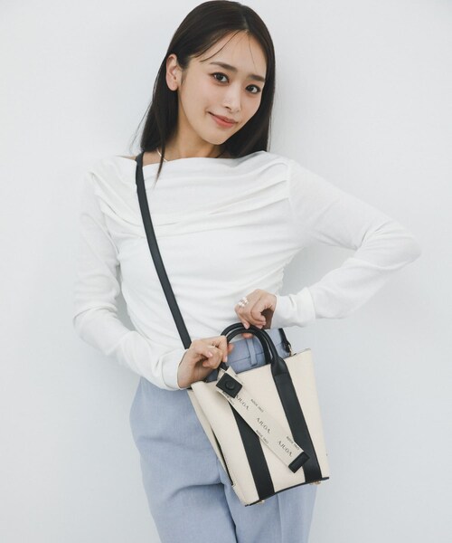 RODE SKO（ロデスコ）の「『別注』AJUGA.×RODE SKO　ロゴリボン付ショルダーバッグ（ショルダーバッグ・レディース・IVORYxBLK/OFFxCAMEL/IVORYxBEG/IVORYxYEL・One）」の12枚目の写真