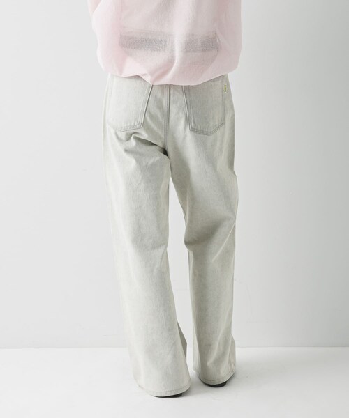 URBAN RESEARCH(アーバンリサーチ)の「『別注』PICCADILLY×URBAN RESEARCH デニムストレートパンツ(デニムパンツ・レディース・LT GRAY/LT INDIGO・36/38/40)」の4枚目の写真