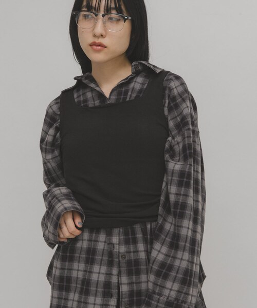 KBF（ケイビーエフ）の「ピーチスキン2WAYタンクトップ（タンクトップ・レディース・OFF/CHARCOAL/BLACK・One）」の11枚目の写真