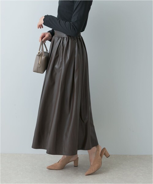 URBAN RESEARCH ROSSO（アーバンリサーチロッソ）の「F by ROSSO　タックボリュームスカート（スカート・レディース・BROWN/BLACK・36/38）」の16枚目の写真