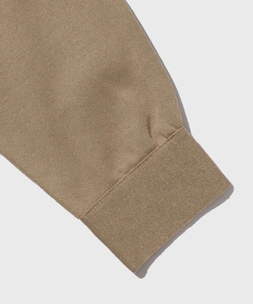 ADAM ET ROPE'(アダムエロペ)の「【AURALEE/オーラリー】HIGH GAUGE TUSSAH SILK KNIT CARDIGAN(カーディガン/ボレロ・メンズ・キナリ/カーキ・3/4)」の9枚目の写真