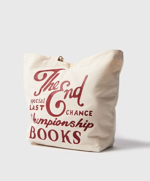 ADAM ET ROPE'（アダムエロペ）の「【by Parra/バイ・パラ】  Last chance books tote bag（トートバッグ・メンズ・キナリ・F）」の6枚目の写真