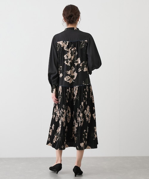 Jayro（ジャイロ）の「プリーツアソートワンピース（ワンピース・レディース・ブラック/キナリ・M）」の13枚目の写真